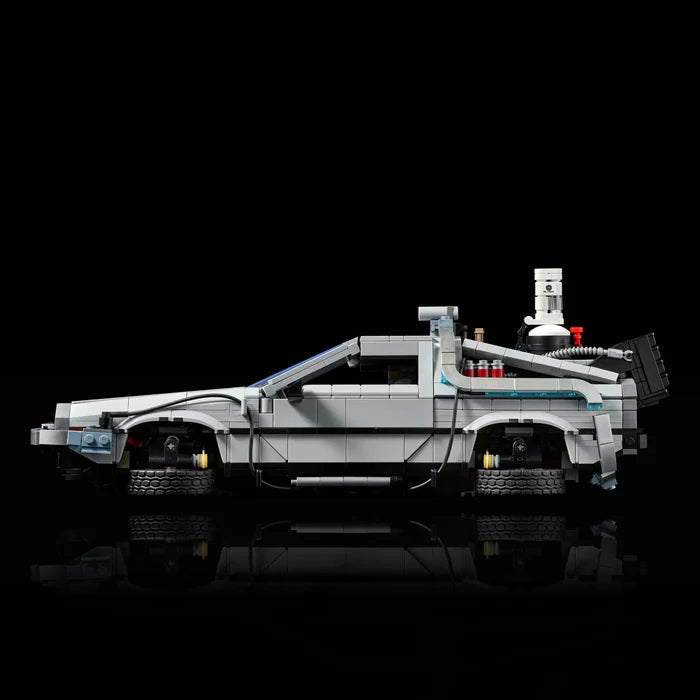 DMC DeLorean “Back to the Future” (1,872 Pieces)