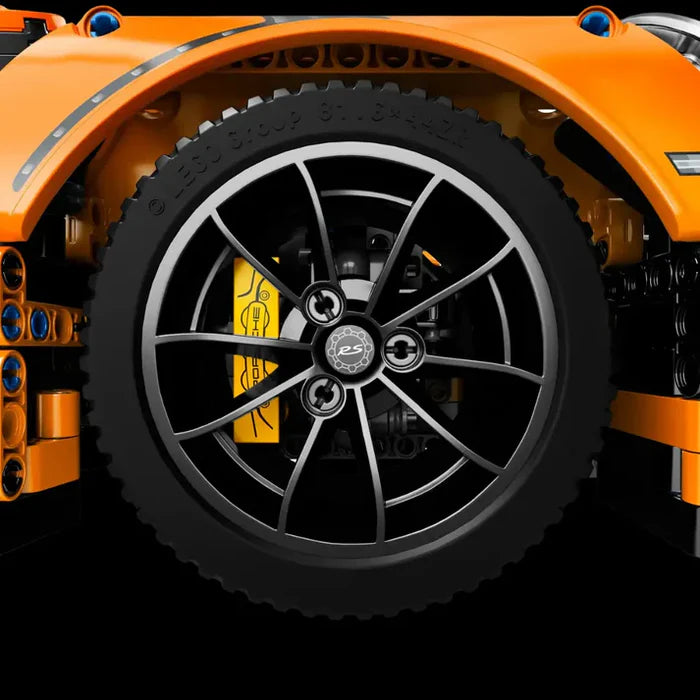 Porsche 911 GT3 RS (2704 Pieces)